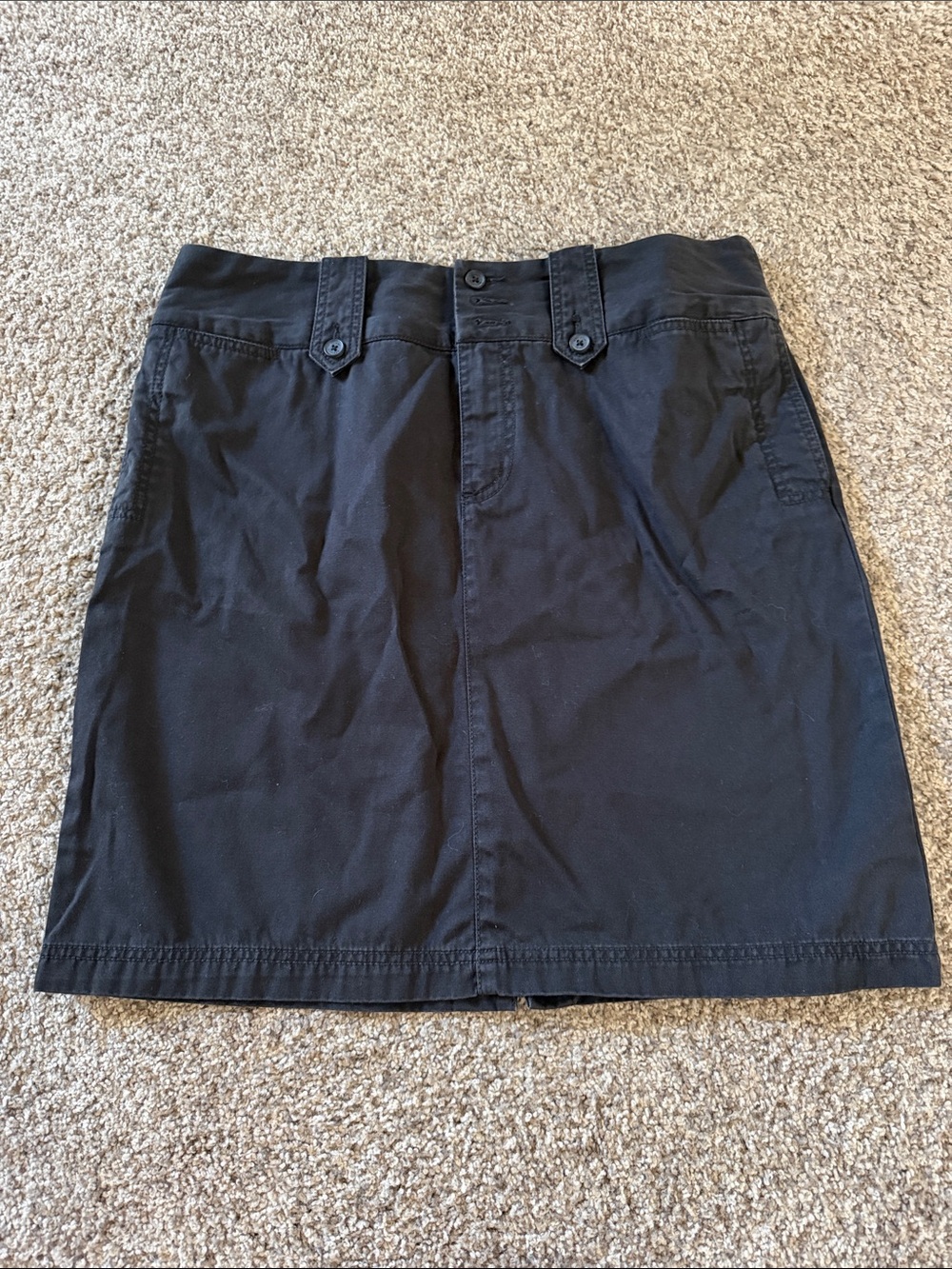 Tommy Hilfiger Black Skirt with Buttoned Waist